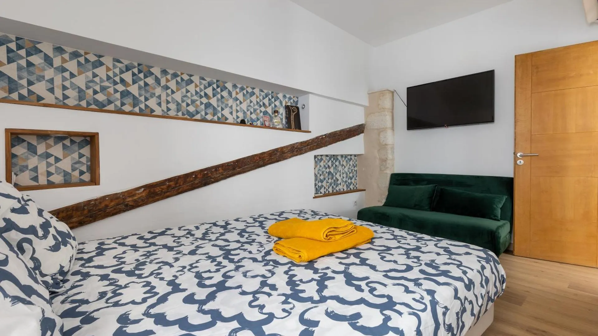 La Cle Des Remparts - 3 Chambres - Wifi - Intramuros 亞維農